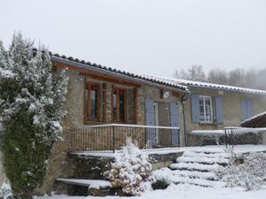 Photo du gite La Grange Neuve, à Montferrier dans l'Ariège, exterieur facade sud 02